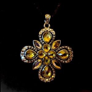 Silver Ornate Pendant Necklace